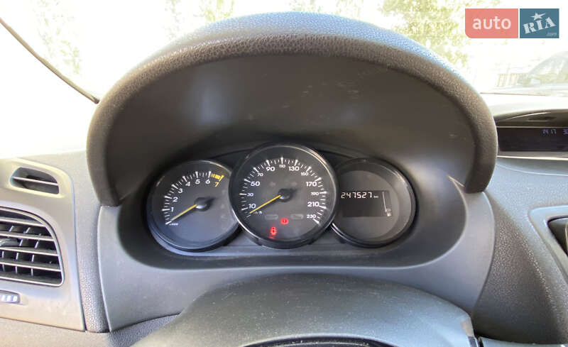 Седан Renault Fluence 2011 в Киеве фото 9 Седан Renault Fluence 2011 в Киеве