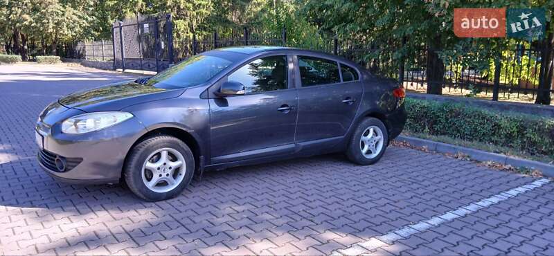 Седан Renault Fluence 2011 в Миргороде