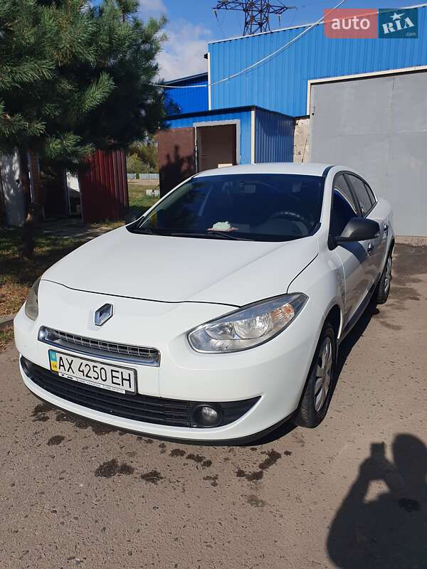 Седан Renault Fluence 2011 в 