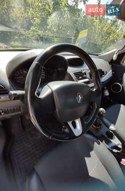 Седан Renault Fluence 2012 в 