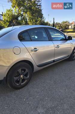 Седан Renault Fluence 2012 в 