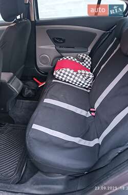 Седан Renault Fluence 2010 в 