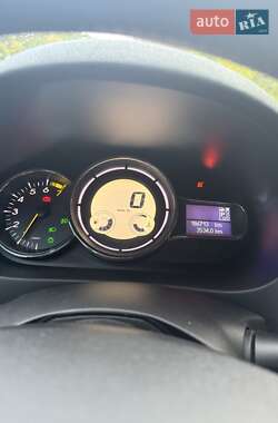 Седан Renault Fluence 2011 в 