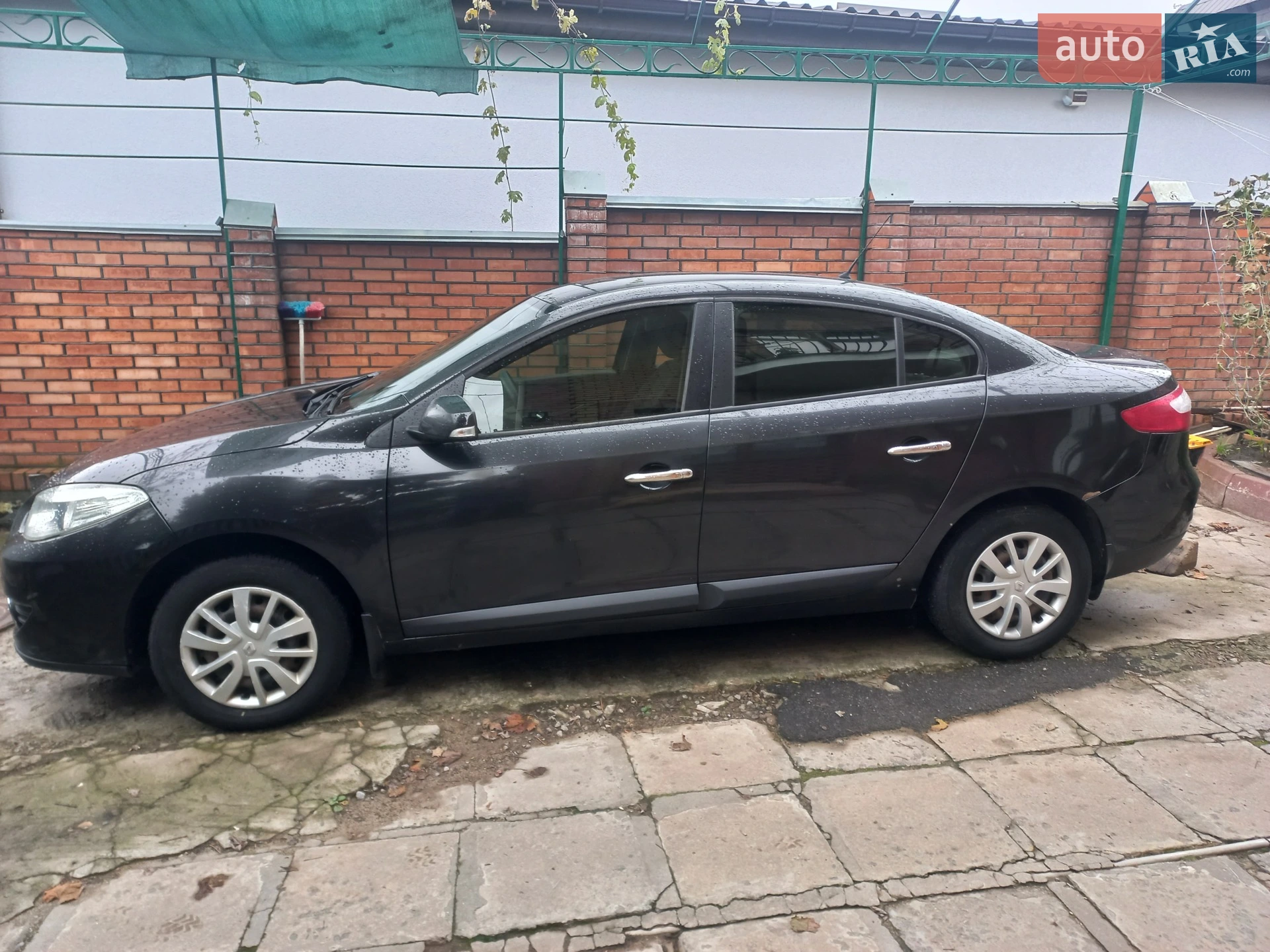2010 Renault Fluence - мініатюра 3