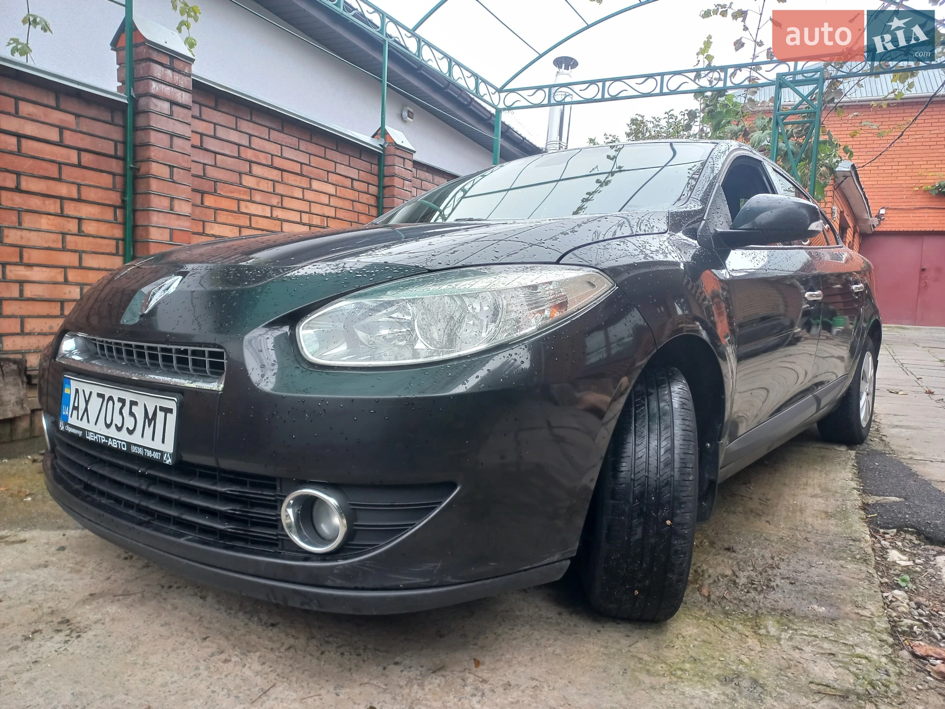 2010 Renault Fluence - мініатюра 2