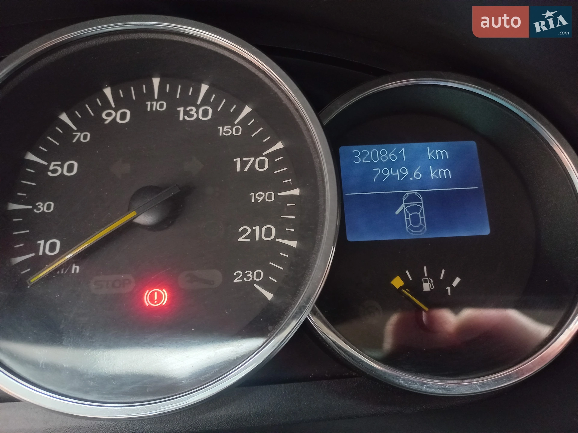 2010 Renault Fluence - мініатюра 7