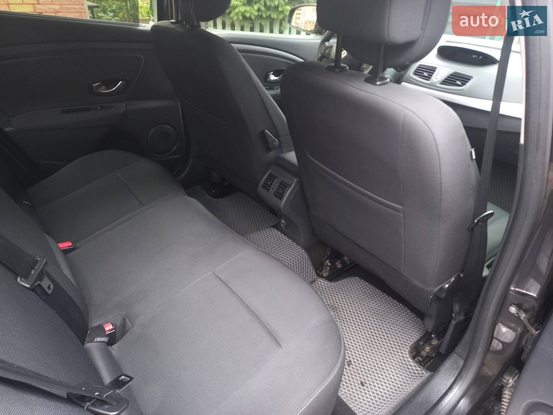2010 Renault Fluence - мініатюра 6
