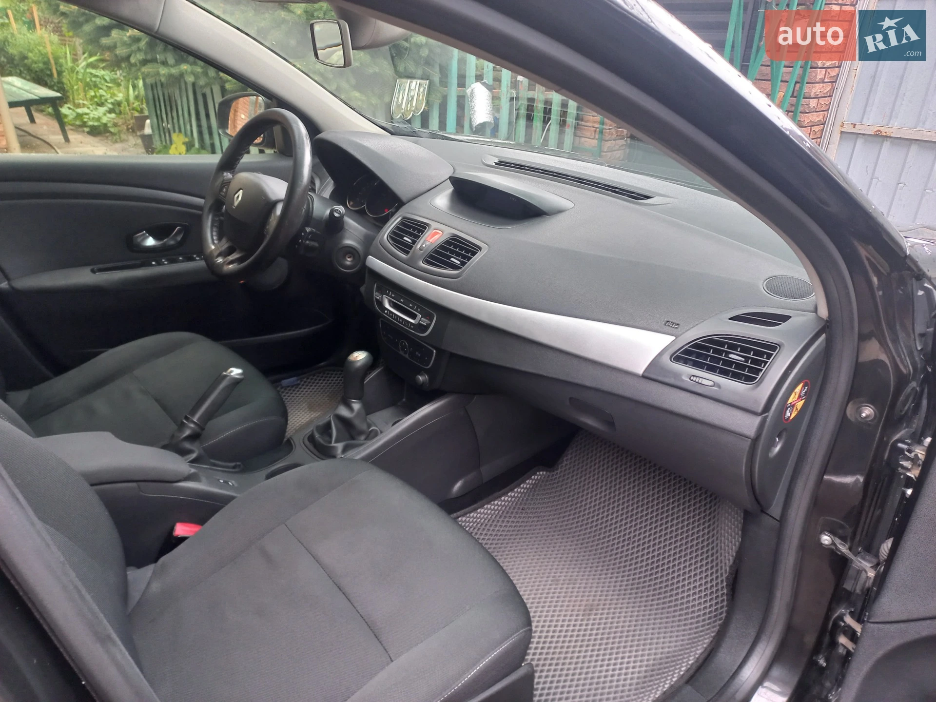2010 Renault Fluence - мініатюра 8