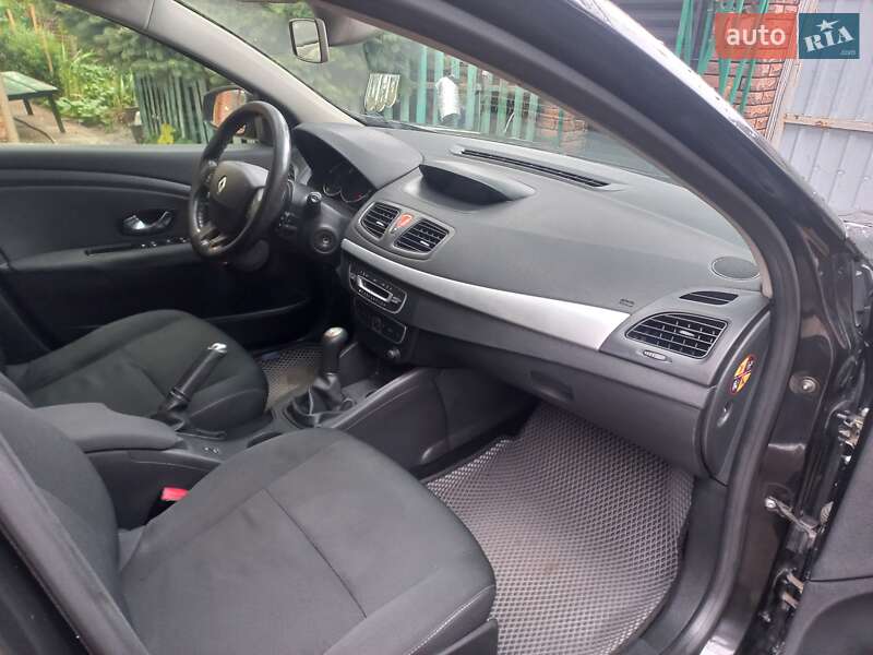 Седан Renault Fluence 2010 в Хмельницком