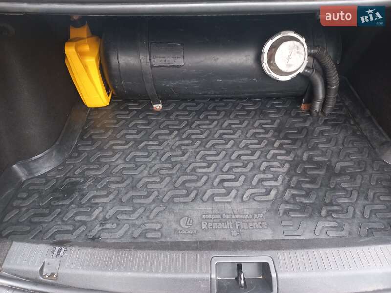 Седан Renault Fluence 2010 в Хмельницком