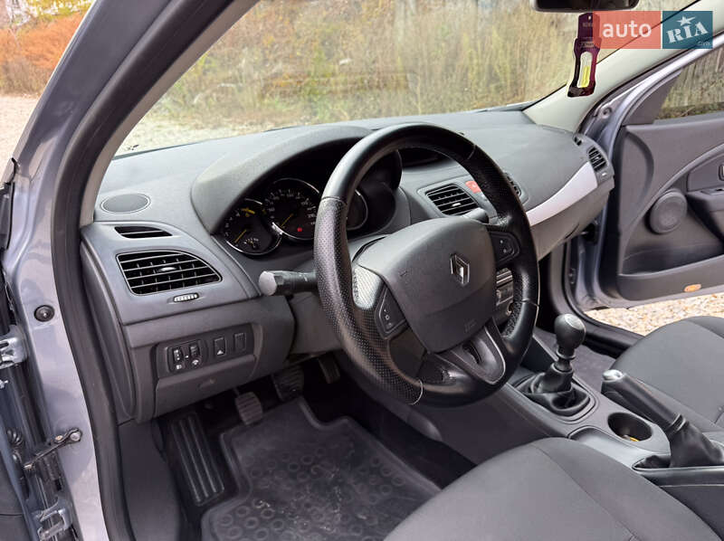 Седан Renault Fluence 2010 в Івано-Франківську фото 17 Седан Renault Fluence 2010 в Івано-Франківську