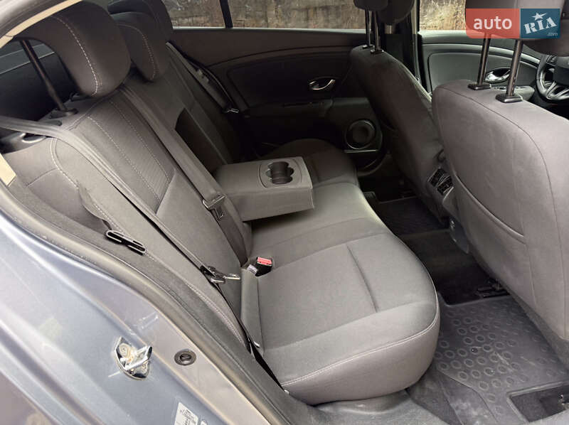 Седан Renault Fluence 2010 в Івано-Франківську фото 22 Седан Renault Fluence 2010 в Івано-Франківську