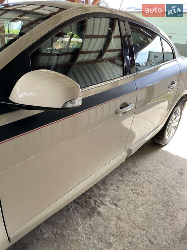 Седан Renault Fluence 2013 в Трускавці