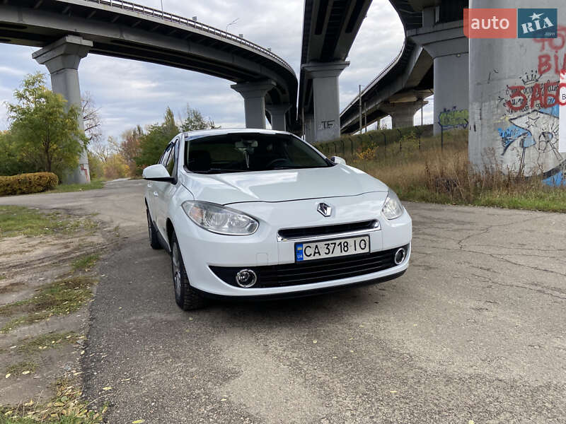 Седан Renault Fluence 2010 в Киеве