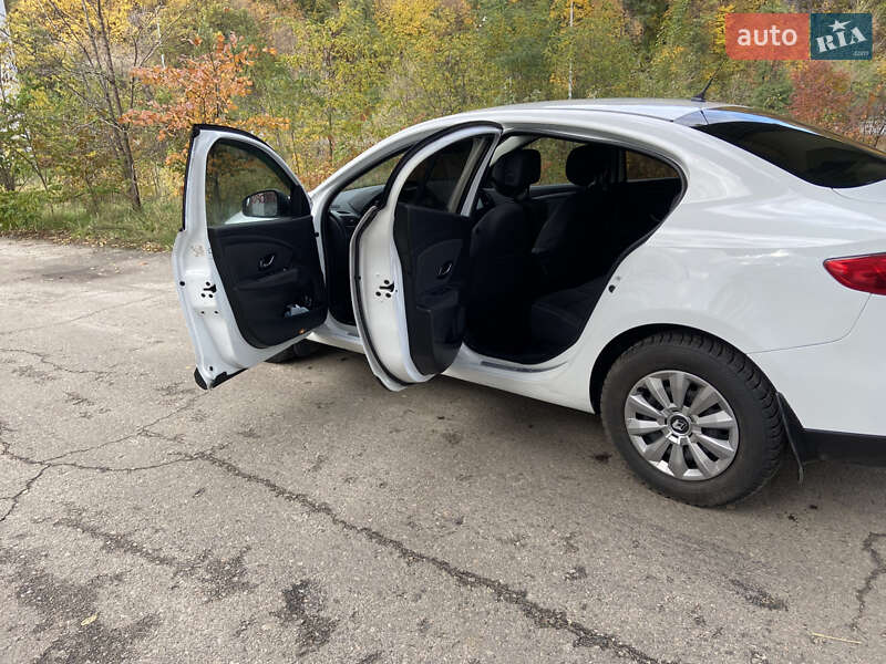 Седан Renault Fluence 2010 в Киеве