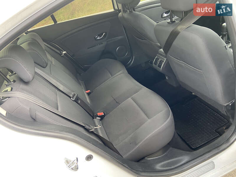 Седан Renault Fluence 2010 в Киеве