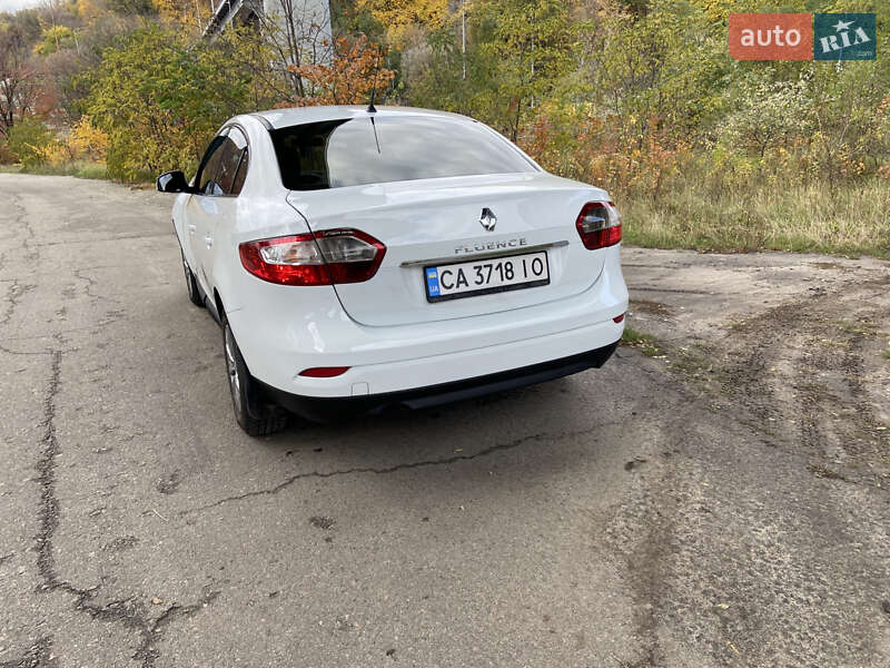Седан Renault Fluence 2010 в Киеве