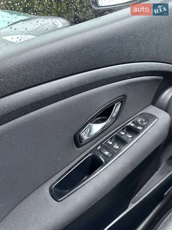 Седан Renault Fluence 2010 в Львові фото 13 Седан Renault Fluence 2010 в Львові