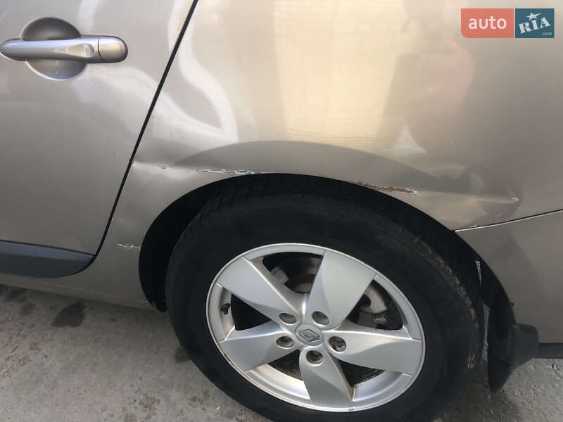 Седан Renault Fluence 2010 в Киеве фото 8 Седан Renault Fluence 2010 в Киеве