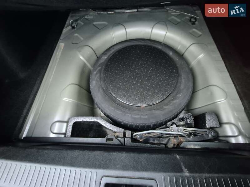 Седан Renault Fluence 2011 в Староконстантинове