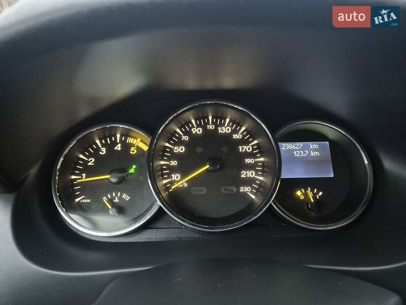 Седан Renault Fluence 2011 в Староконстантинове