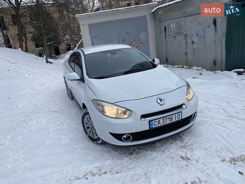 Седан Renault Fluence 2010 в Киеве