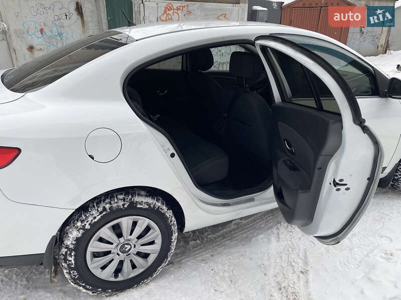 Седан Renault Fluence 2010 в Киеве