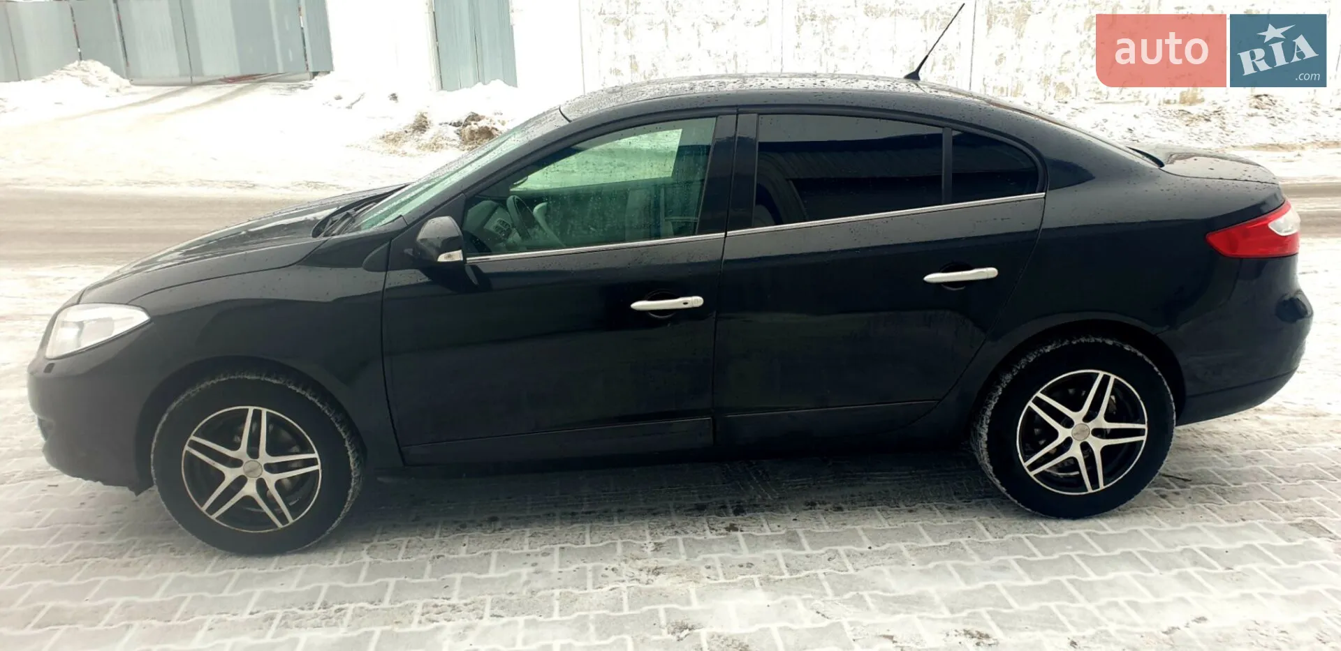 2010 Renault Fluence - мініатюра 8