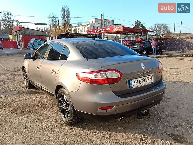 Седан Renault Fluence 2014 в Измаиле