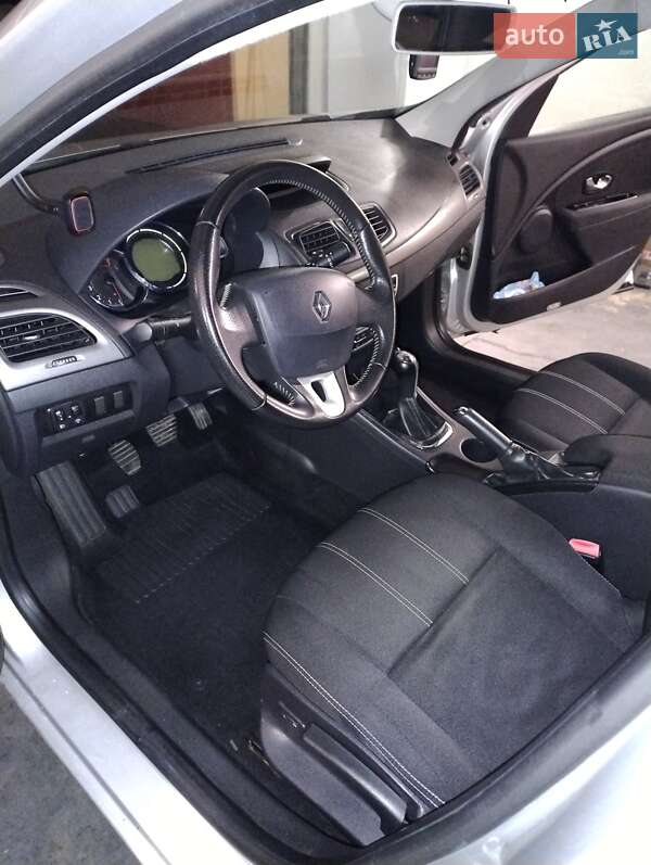 Седан Renault Fluence 2013 в Львове