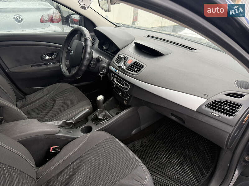 Седан Renault Fluence 2010 в Умані фото 19 Седан Renault Fluence 2010 в Умані