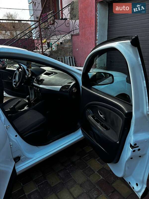 Седан Renault Fluence 2013 в Львові фото 7 Седан Renault Fluence 2013 в Львові