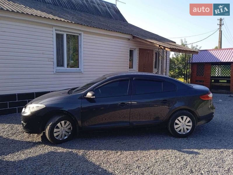 Седан Renault Fluence 2011 в Романове