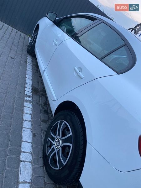 Седан Renault Fluence 2011 в Жовкве