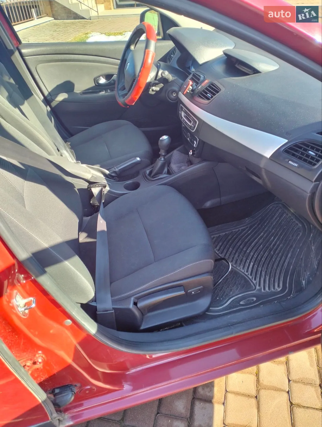 2010 Renault Fluence - мініатюра 8