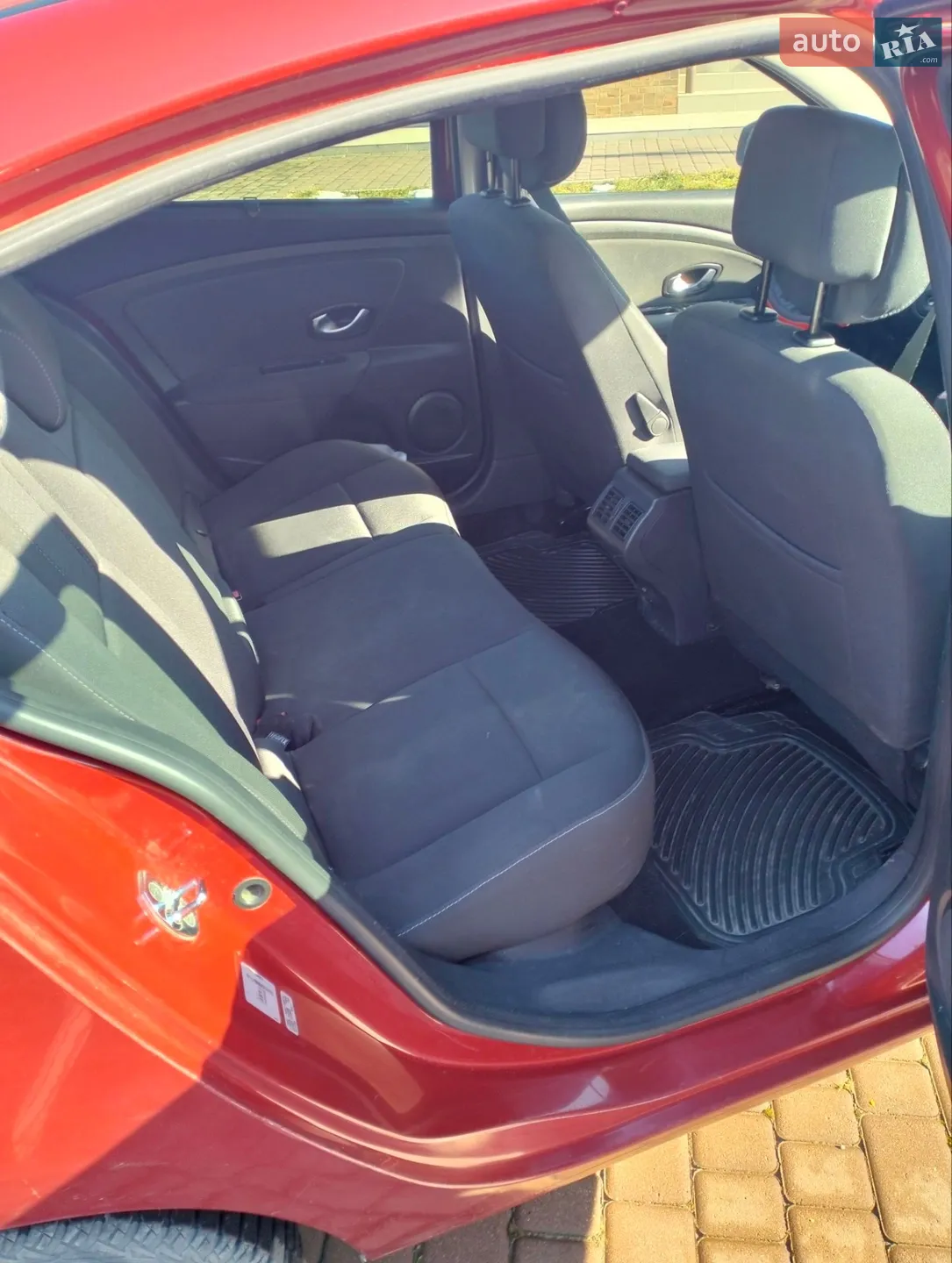 2010 Renault Fluence - мініатюра 9