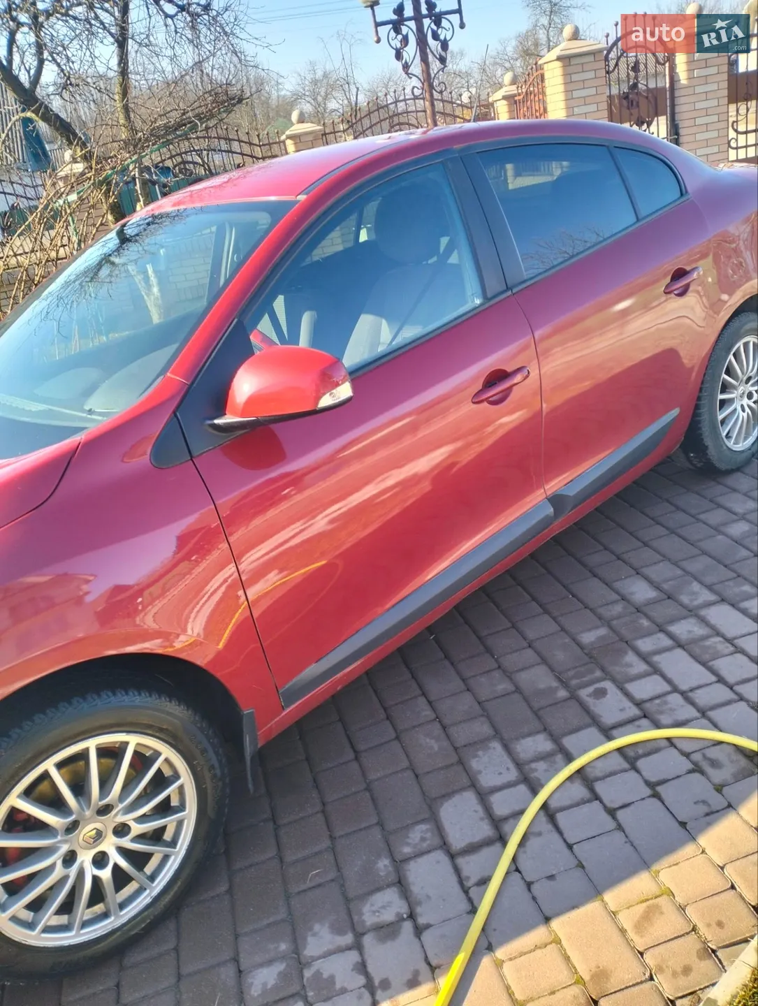 2010 Renault Fluence - мініатюра 4