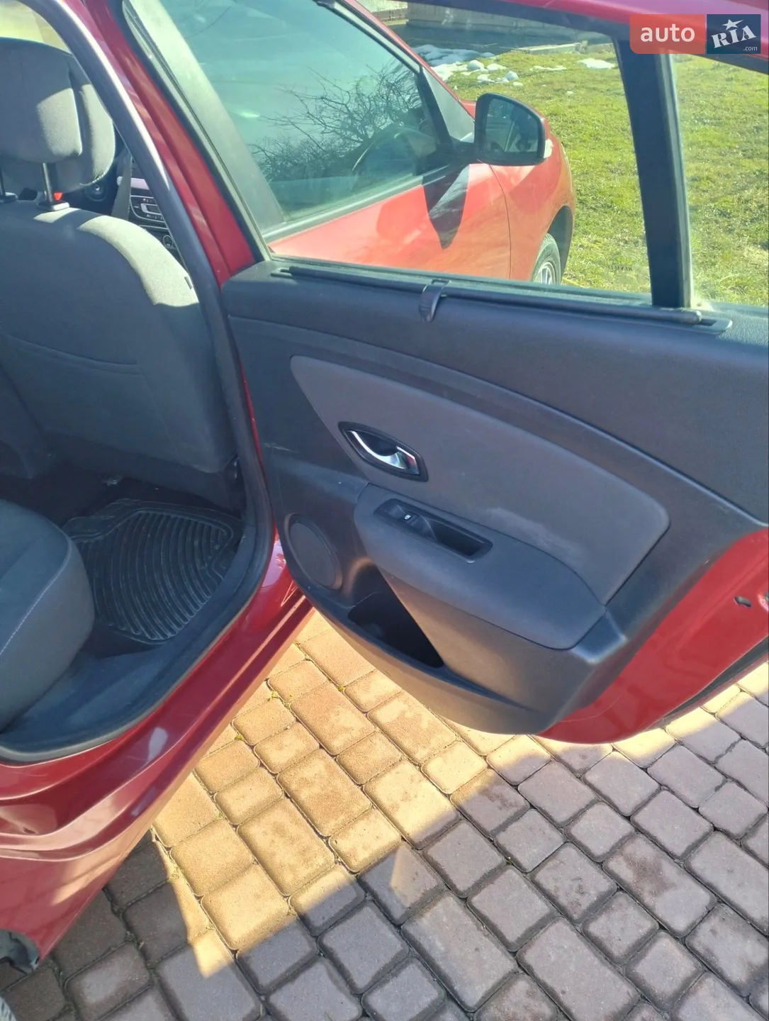 2010 Renault Fluence - мініатюра 11