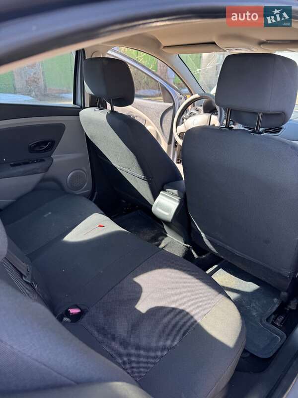 Седан Renault Fluence 2010 в Ставищі