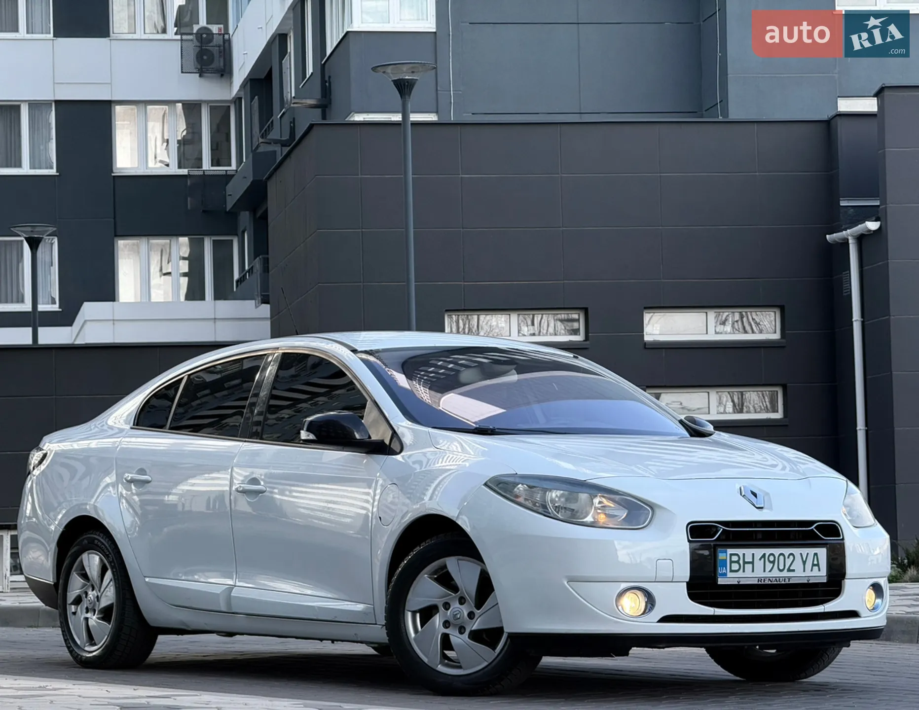 2011 Renault Fluence - мініатюра 25
