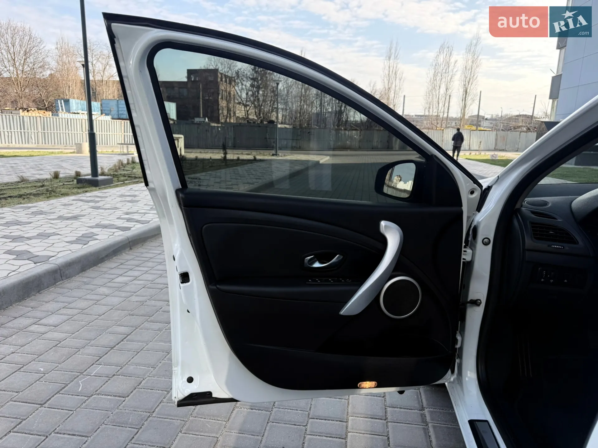 2011 Renault Fluence - мініатюра 36