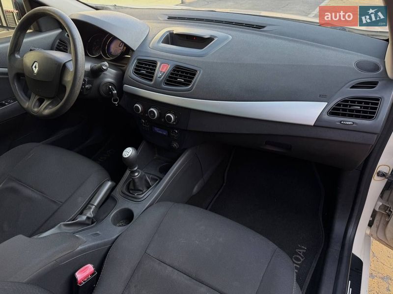 Седан Renault Fluence 2015 в Киеве фото 20 Седан Renault Fluence 2015 в Киеве