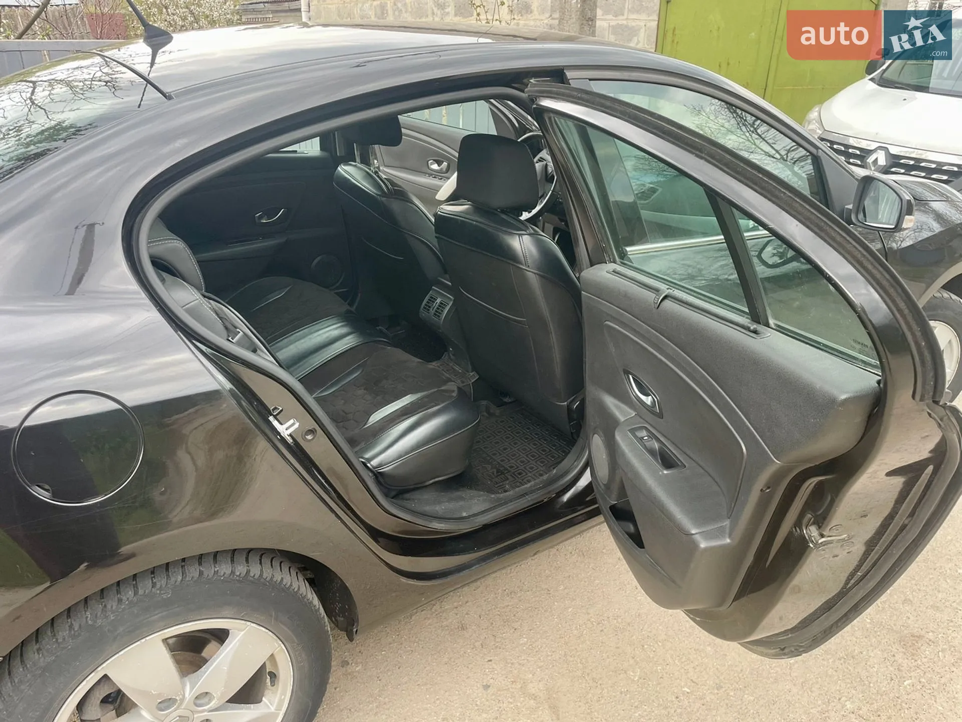 2011 Renault Fluence - мініатюра 12