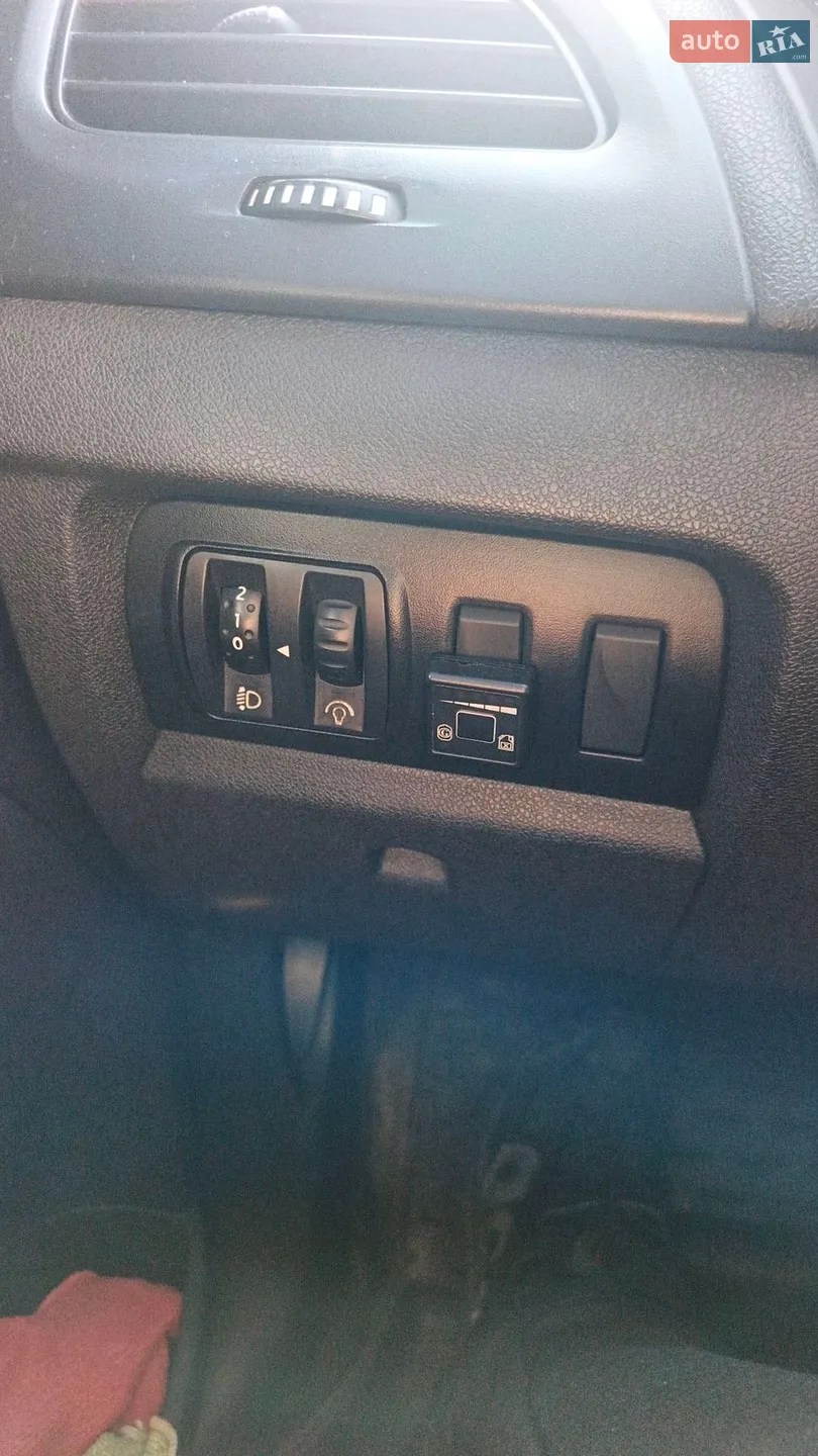2011 Renault Fluence - мініатюра 27
