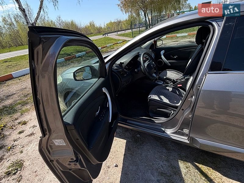 Седан Renault Fluence 2011 в Киеве