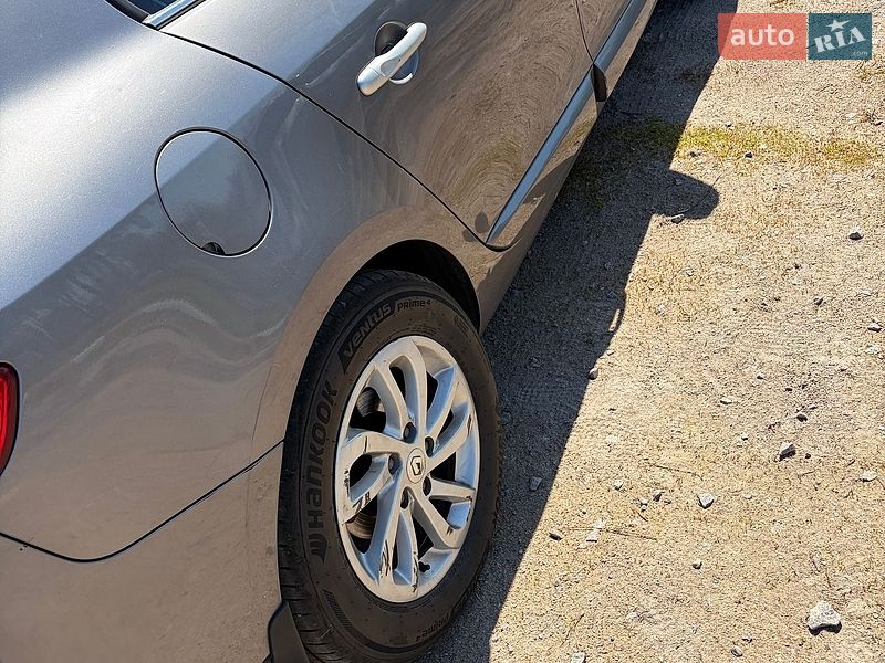 Седан Renault Fluence 2011 в Киеве