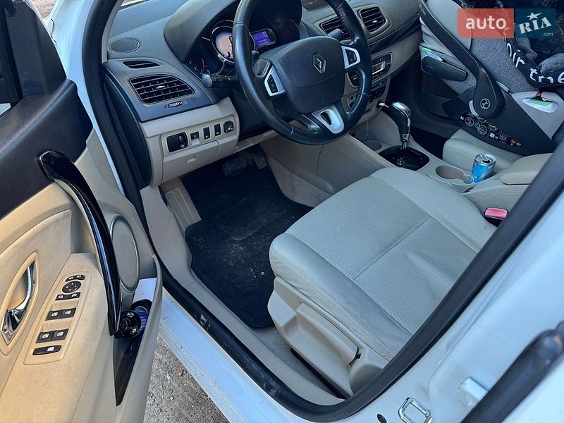 Седан Renault Fluence 2015 в Яворове