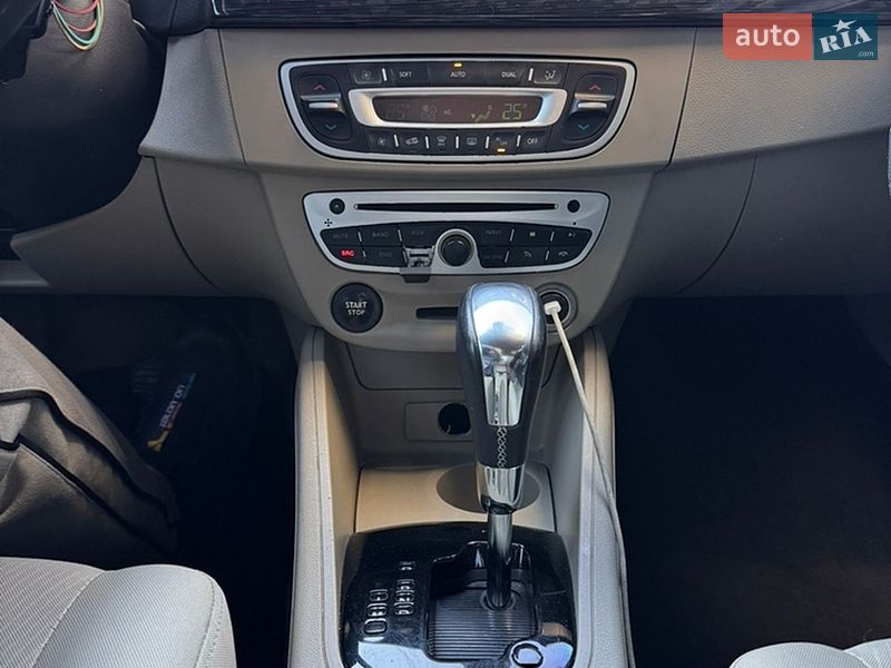 Седан Renault Fluence 2015 в Яворове