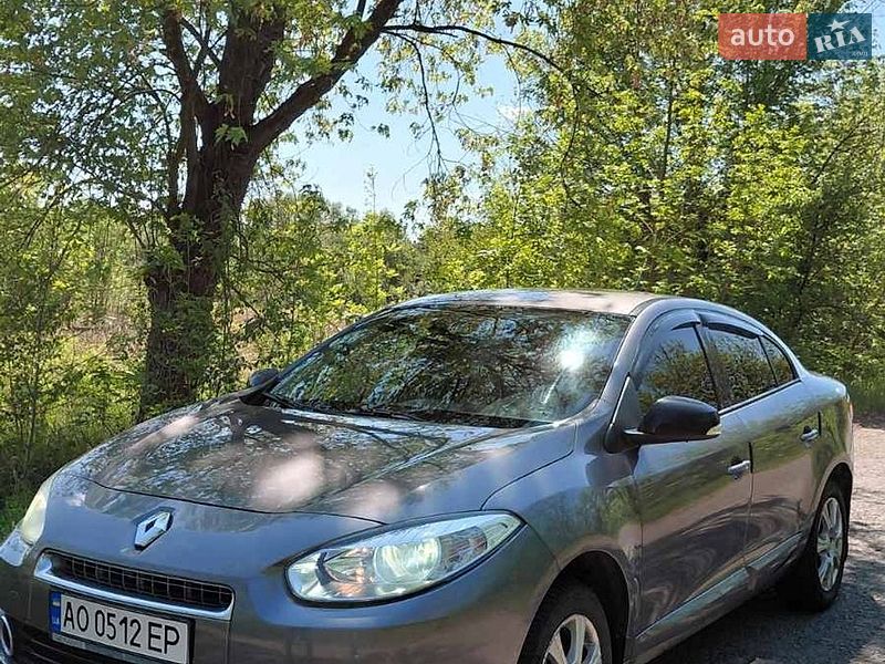 Седан Renault Fluence 2011 в Ужгороді