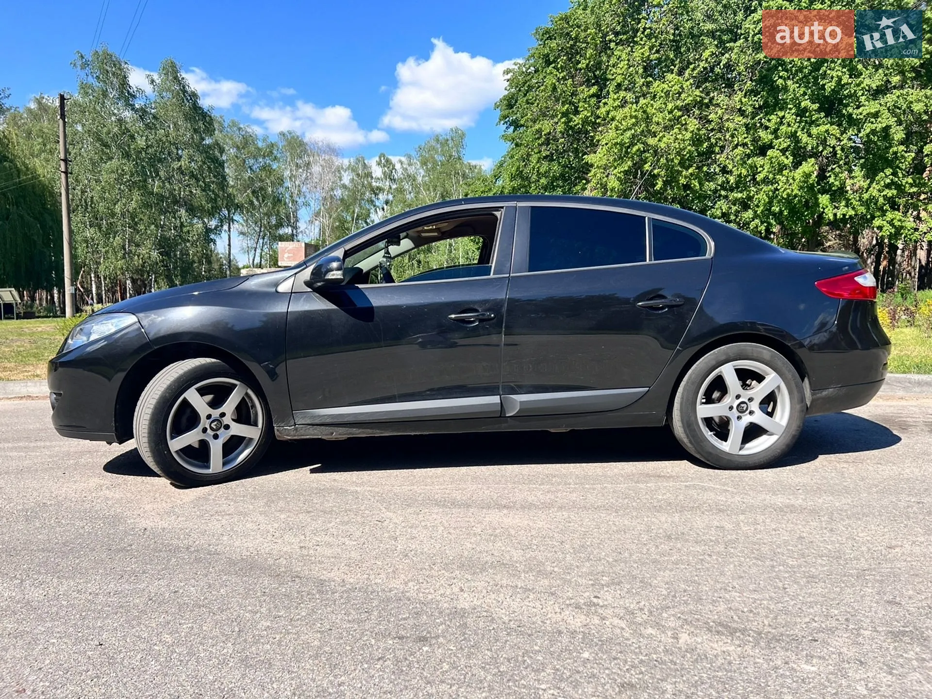 2010 Renault Fluence - мініатюра 4
